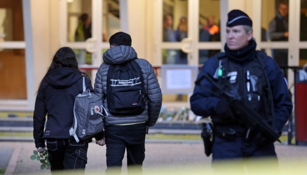 У Франції через загрозу вибуху евакуювали ліцей, де внаслідок теракту загинув вчитель