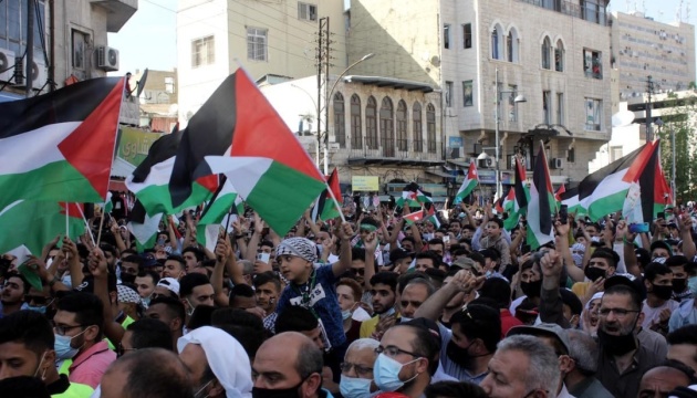 У Йорданії тисячі людей влаштували протест біля ізраїльського посольства
