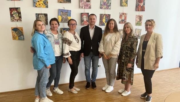 Мовний омбудсмен Кремінь відвідав Українську суботню школу в Любляні