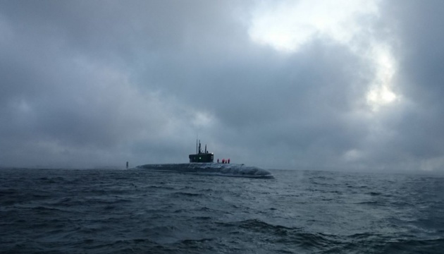 У водах Іспанії виявили російські підводний човен та буксир