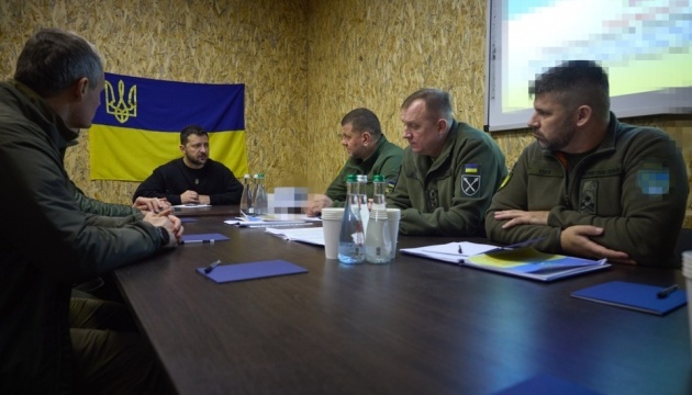 Volodymyr Zelensky s’est rendu à Kherson pour s’entretenir avec ses chefs de guerre 