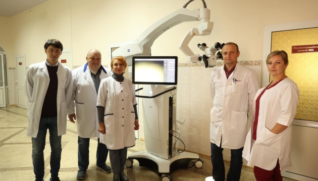 Вінницька психоневрологічна лікарня отримала мікроскоп для нейрохірургічних операцій