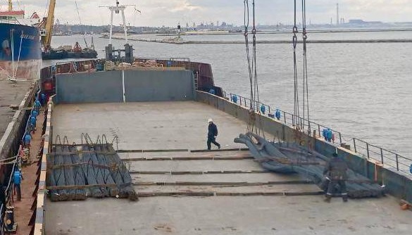 Радник мера Маріуполя показав, яку «металопродукцію» росіяни вивозять з порту