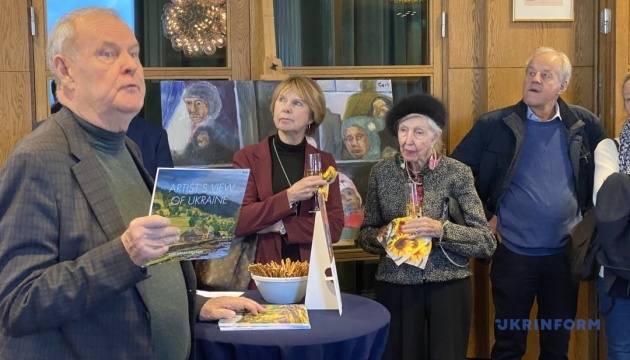 Картини та альбом із репродукціями полотен про Україну показали у Швеції