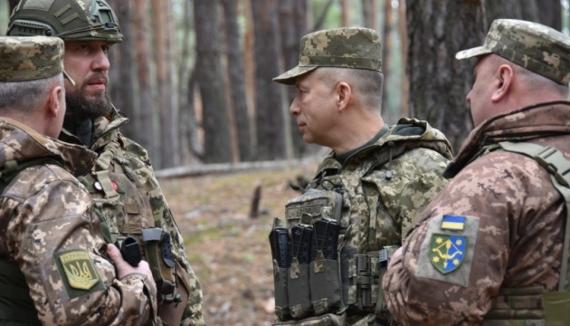 Generaloberst Syrskyj besucht Truppen im Raum Lyman-Kupjansk