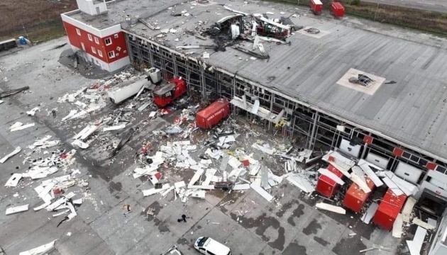 Пошкоджений унаслідок обстрілу термінал «Нової пошти» відбудують 