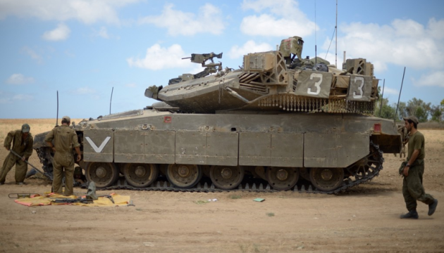 Росфейк: в Ізраїлі помітили танки з російськими символами Z та V