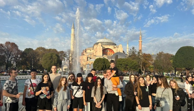 Група українських дітей у рамках проєкту «Люди майбутнього» відвідала Стамбул