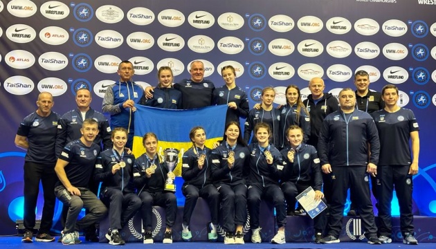 Збірна України здобула чотири медалі в останній день жіночих змагань молодіжного ЧС-2023 з боротьби