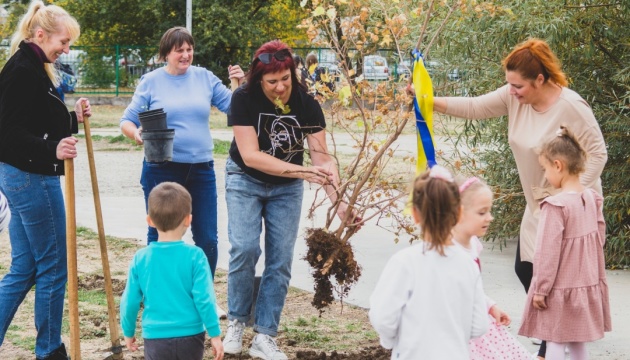 Українські діти у Софії долучилися до екологічної акції з озеленення планети