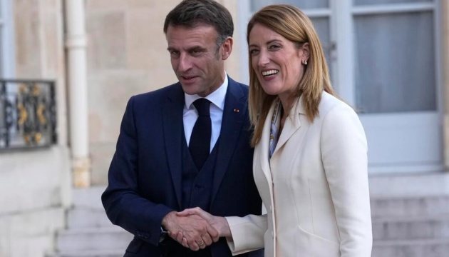 Macron y Metsola declaran su unidad en el apoyo a Ucrania y la evaluación de la situación en Oriente Medio