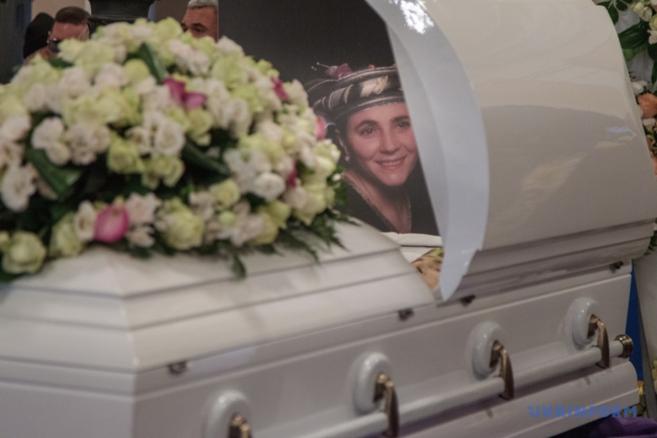 Прощання з народною артисткою України, Героєм України Ніною Матвієнко / Фото: Кирило Чуботін, Укрінформ