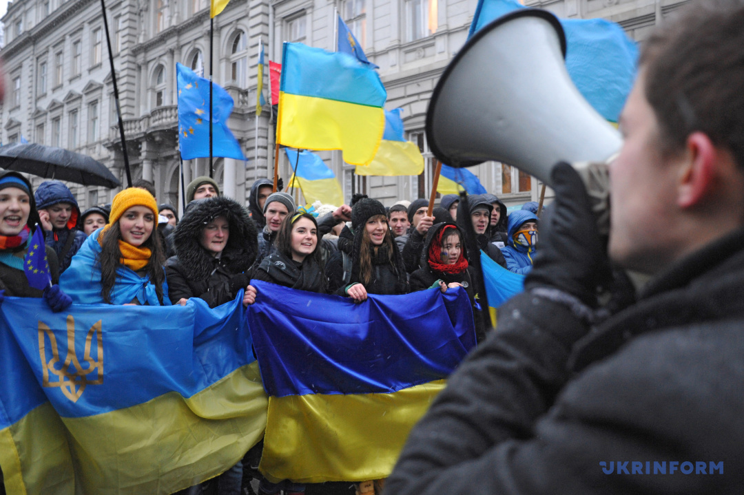 Учасники мітингу на підтримку підписання Угоди про асоціацію між Україною та Європейським Союзом, Львів, 25 листопада 2013 року. / Фото: Маркіян Лисейко