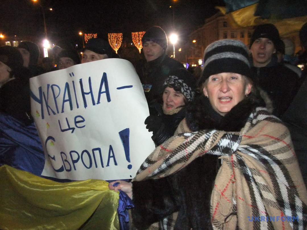 Учасники мітингу на підтримку євроінтеграції України, Донецьк, 28 листопада 2013 року. / Фото: Юлій Зозуля