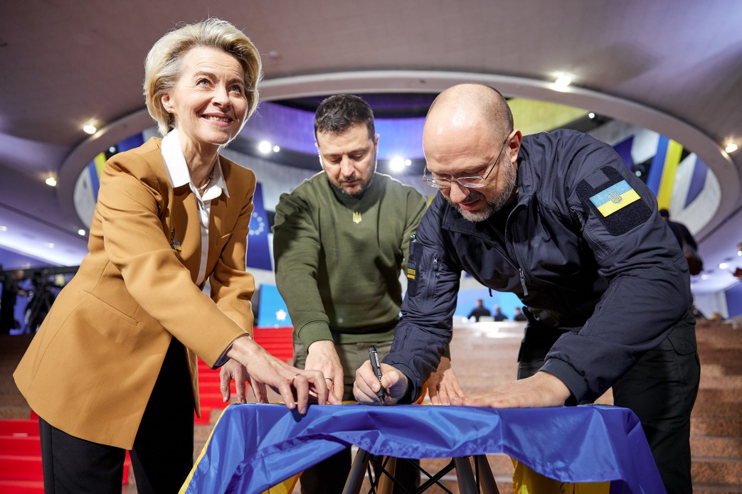 Ursula von der Leyen, Volodymyr Zelenskyi and Denys Shmyhal