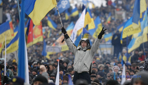 Participants of the people’s assembly in support of Ukraine’s European integration in the centre of Kyiv, December 8, 2013. / Photo by Oleh Petrasiuk 