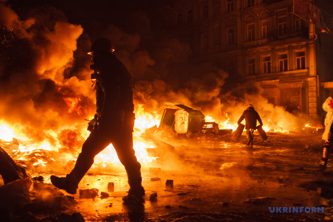Rassemblement de manifestants lors des affrontements avec les forces de l'ordre rue Hrushevskoho, Kyiv, 22 janvier 2014. / Photo : Oleksandr Kosmach