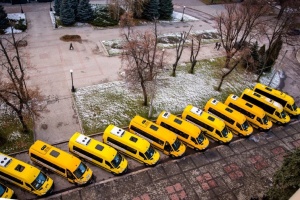 Громадам Дніпропетровщини передали партію шкільних автобусів із Польщі