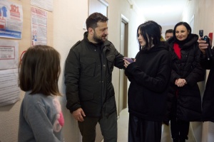 Selenskyj besucht Zentrum zur Hilfe für Vertriebene in Odessa