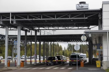 Finland bans Russian arrivals on bicycles