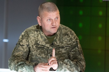 Zaluzhny aborda con el jefe del Estado Mayor Conjunto de EE. UU. la situación en el frente