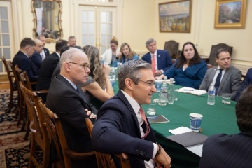 Yermak meets with leading American experts, opinion leaders in United States