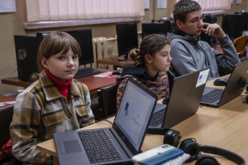 UNICEF entrega cerca de 29.000 ordenadores portátiles a escolares ucranianos