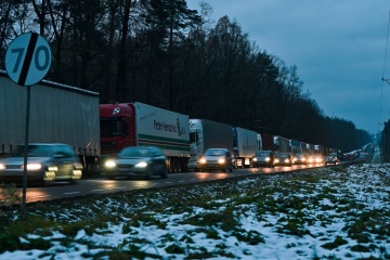 Over 4,000 vehicles queued up at Poland-Ukraine border
