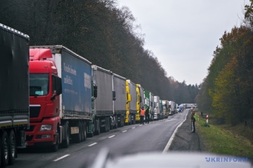 There are 2000 trucks in queues at border of Ukraine and Poland