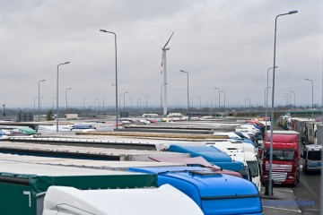 2,600 trucks in line at border with Poland