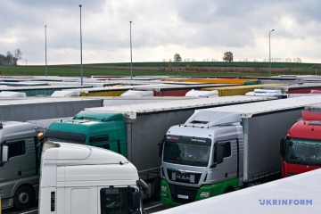 Over 1,800 trucks queuing at checkpoints on border with Poland