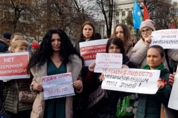 Ehefrauen russischer Soldaten protestieren in Moskau: Britischer Geheimdienst erklärt, was das bedeutet