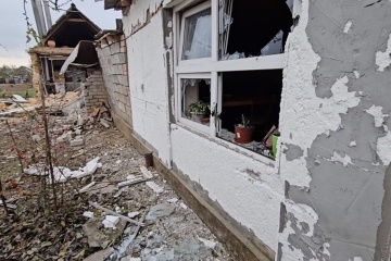 Russen beschießen Tschornobajiwka, drei Menschen getötet, vier verletzt