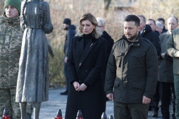 Ukrainian President, First Lady commemorate victims of famines in Ukraine