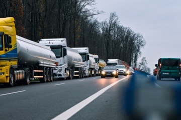 Slovak carriers plan to block truck traffic at Uzhhorod checkpoint tomorrow
