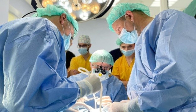 У Львові хірурги врятували немовля з рідкісною аномалією