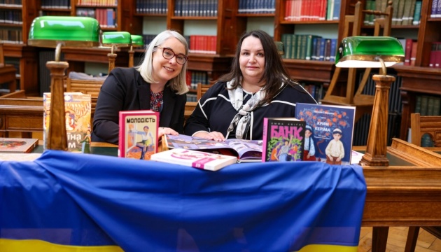 Українська книжкова поличка з’явилася у Національній бібліотеці Ірландії