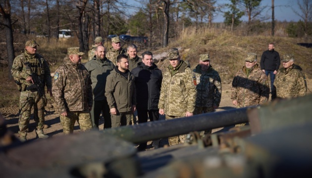 Зеленський відвідав один із центрів підготовки підрозділів ракетних військ та артилерії