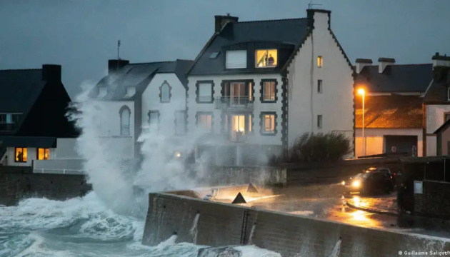 Унаслідок потужного шторму в Європі загинули 16 осіб