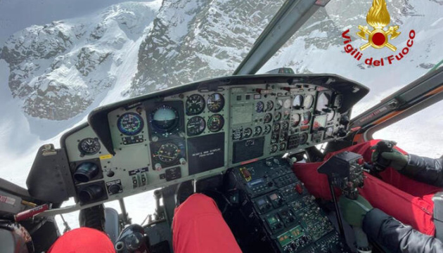 В Альпах на висоті 2300 метрів зі снігового полону врятували нелегальних мігрантів