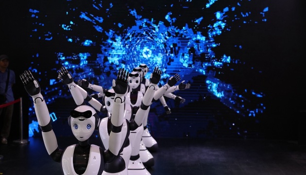 У Пекіні створили центр з виробництва роботів-гуманоїдів