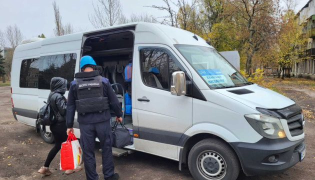 За два тижні обов’язкової евакуації з двох громад Харківщини виїхали понад 300 людей
