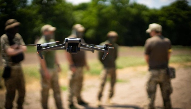 Міноборони пропонує спростити закупівлю «цивільних дронів»