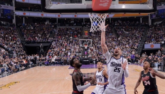Олексій Лень набрав 10 очок у матчі НБА «Сакраменто» - «Портленд»