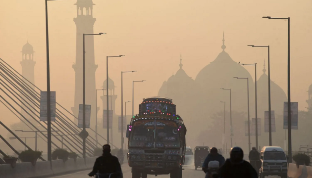 Пакистанське місто Лахор накрив густий смог - захворіли десятки тисяч людей