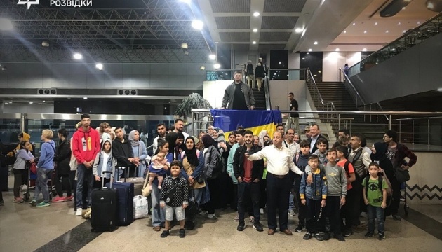 До аеропорту Кишинева прибули 145 українців, евакуйованих із сектору Гази