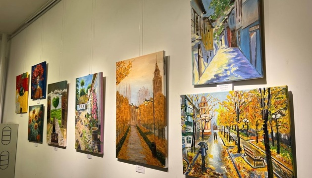 У Львові відкрилася виставка картин маріупольців про майбутнє рідного міста