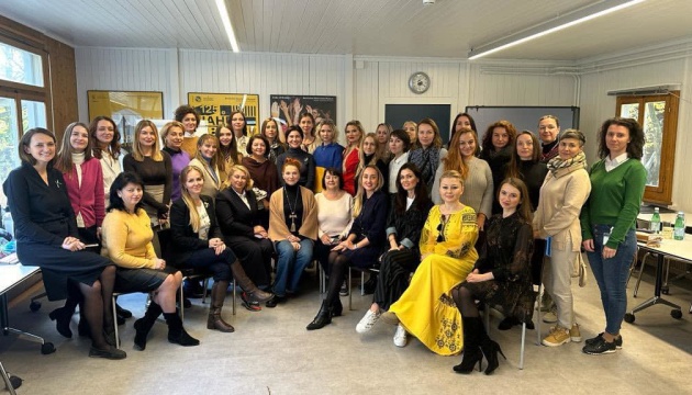 Посол у Швейцарії та постпред України при ООН зустрілися з українськими жінками