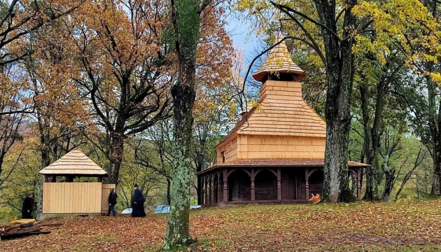 На Закарпатті відновили 340-річну дерев'яну церкву у селі Щасливе