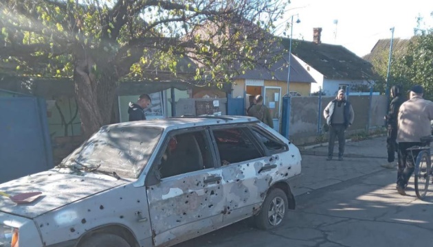 Пошкоджені будинки й автівки: ОВА показала наслідки обстрілу Бериславської громади